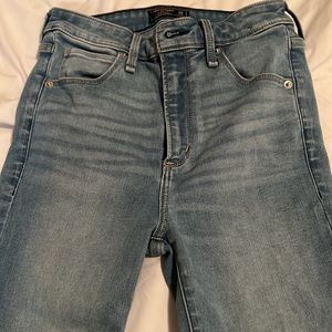 Abercrombie and Fitch high-rise super skinny jean size 24/00 short